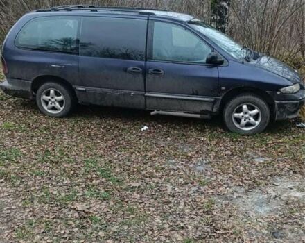 Синий Крайслер Гранд Вояджер, объемом двигателя 2.5 л и пробегом 350 тыс. км за 999 $, фото 1 на Automoto.ua