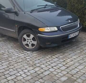 Синий Крайслер Гранд Вояджер, объемом двигателя 2.5 л и пробегом 350 тыс. км за 1200 $, фото 1 на Automoto.ua