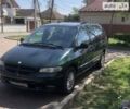 Зелений Крайслер Grand Voyager, об'ємом двигуна 2.5 л та пробігом 357 тис. км за 3350 $, фото 1 на Automoto.ua