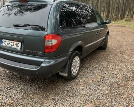 Зелений Крайслер Grand Voyager, об'ємом двигуна 3.3 л та пробігом 353 тис. км за 3450 $, фото 3 на Automoto.ua