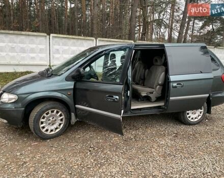 Зелений Крайслер Grand Voyager, об'ємом двигуна 3.3 л та пробігом 353 тис. км за 3450 $, фото 12 на Automoto.ua