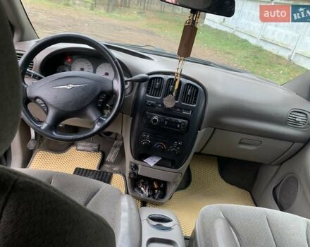 Зелений Крайслер Grand Voyager, об'ємом двигуна 3.3 л та пробігом 353 тис. км за 3450 $, фото 7 на Automoto.ua