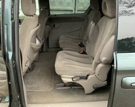 Зелений Крайслер Grand Voyager, об'ємом двигуна 3.3 л та пробігом 353 тис. км за 3450 $, фото 5 на Automoto.ua