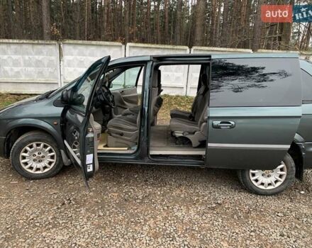 Зелений Крайслер Grand Voyager, об'ємом двигуна 3.3 л та пробігом 353 тис. км за 3450 $, фото 13 на Automoto.ua