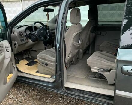 Зелений Крайслер Grand Voyager, об'ємом двигуна 3.3 л та пробігом 353 тис. км за 3450 $, фото 4 на Automoto.ua