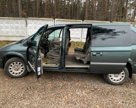 Зелений Крайслер Grand Voyager, об'ємом двигуна 3.3 л та пробігом 353 тис. км за 3550 $, фото 13 на Automoto.ua
