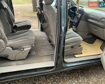 Зелений Крайслер Grand Voyager, об'ємом двигуна 3.3 л та пробігом 353 тис. км за 3450 $, фото 8 на Automoto.ua