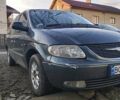 Зеленый Крайслер Гранд Вояджер, объемом двигателя 2.5 л и пробегом 380 тыс. км за 3900 $, фото 1 на Automoto.ua