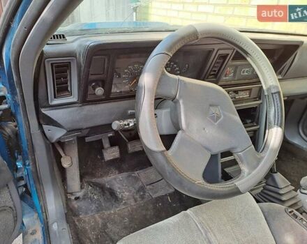 Синий Крайслер Лазер, объемом двигателя 2.5 л и пробегом 172 тыс. км за 3800 $, фото 8 на Automoto.ua