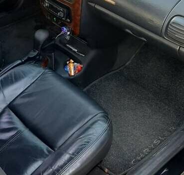 Черный Крайслер Неон, объемом двигателя 2 л и пробегом 265 тыс. км за 4500 $, фото 14 на Automoto.ua