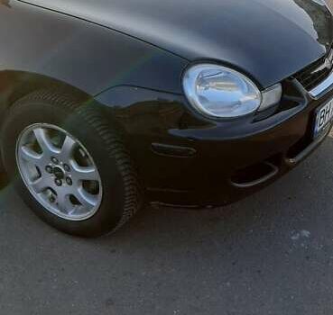 Черный Крайслер Неон, объемом двигателя 2 л и пробегом 265 тыс. км за 4500 $, фото 5 на Automoto.ua