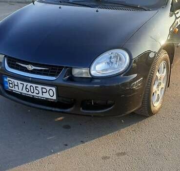 Черный Крайслер Неон, объемом двигателя 2 л и пробегом 265 тыс. км за 4500 $, фото 1 на Automoto.ua