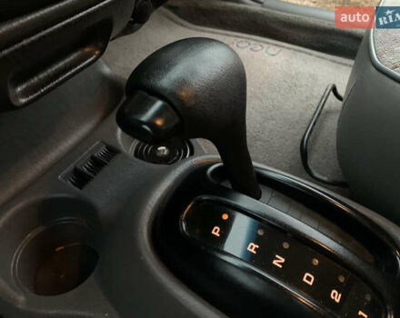 Фіолетовий Крайслер Neon, об'ємом двигуна 2 л та пробігом 187 тис. км за 2650 $, фото 29 на Automoto.ua