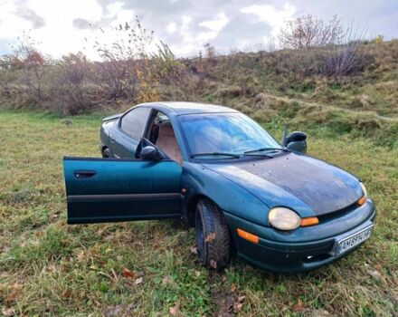 Крайслер Neon 1995 у Житомирі на Automoto.ua Зелений Крайслер Neon, об'ємом двигуна 2 л та пробігом 210 тис. км за 1832 $, фото 3 на Automoto.ua