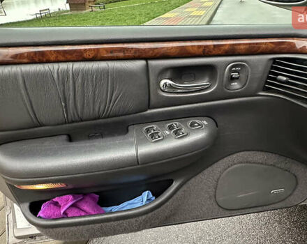 Серый Крайслер Нью Йоркер, объемом двигателя 3.52 л и пробегом 274 тыс. км за 4900 $, фото 13 на Automoto.ua