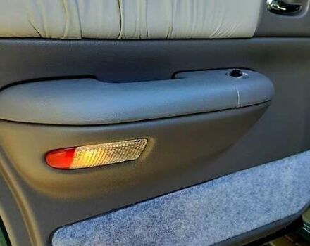 Зеленый Крайслер Нью Йоркер, объемом двигателя 3.5 л и пробегом 252 тыс. км за 4500 $, фото 3 на Automoto.ua