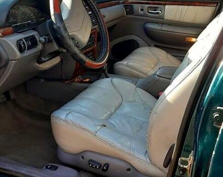 Зеленый Крайслер Нью Йоркер, объемом двигателя 3.5 л и пробегом 252 тыс. км за 4500 $, фото 4 на Automoto.ua