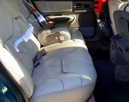 Зеленый Крайслер Нью Йоркер, объемом двигателя 3.5 л и пробегом 252 тыс. км за 4500 $, фото 1 на Automoto.ua