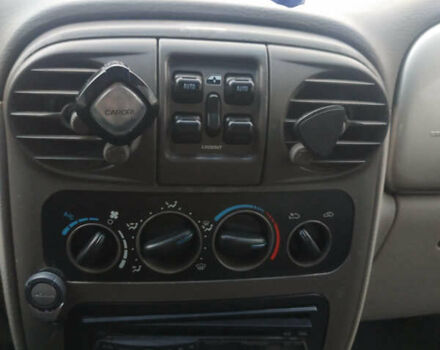 Черный Крайслер ПТ Крузер, объемом двигателя 2 л и пробегом 220 тыс. км за 3800 $, фото 7 на Automoto.ua