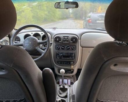 Серый Крайслер ПТ Крузер, объемом двигателя 2 л и пробегом 270 тыс. км за 3500 $, фото 4 на Automoto.ua