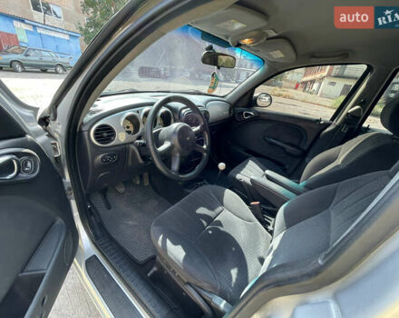 Сірий Крайслер PT Cruiser, об'ємом двигуна 2.15 л та пробігом 300 тис. км за 4100 $, фото 7 на Automoto.ua
