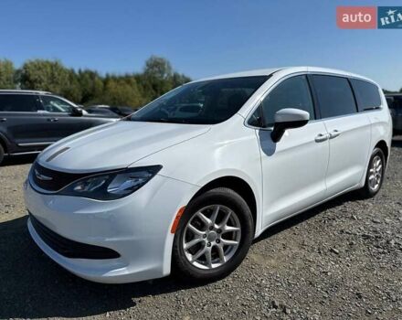 Белый Крайслер Пасифик, объемом двигателя 3.6 л и пробегом 158 тыс. км за 10800 $, фото 1 на Automoto.ua