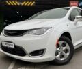 Крайслер Пасифик 2017 в Киеве на Automoto.ua Белый Крайслер Пасифик, объемом двигателя 3.61 л и пробегом 96 тыс. км за 24990 $, фото 3 на Automoto.ua