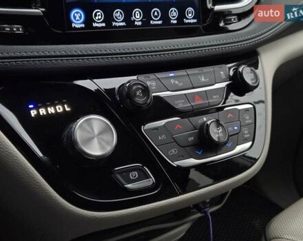 Білий Крайслер Pacifica, об'ємом двигуна 3.6 л та пробігом 99 тис. км за 23900 $, фото 24 на Automoto.ua