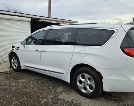 Білий Крайслер Pacifica, об'ємом двигуна 3.61 л та пробігом 98 тис. км за 24000 $, фото 5 на Automoto.ua