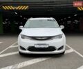 Крайслер Пасифик 2017 в Киеве на Automoto.ua Белый Крайслер Пасифик, объемом двигателя 3.61 л и пробегом 96 тыс. км за 24990 $, фото 1 на Automoto.ua