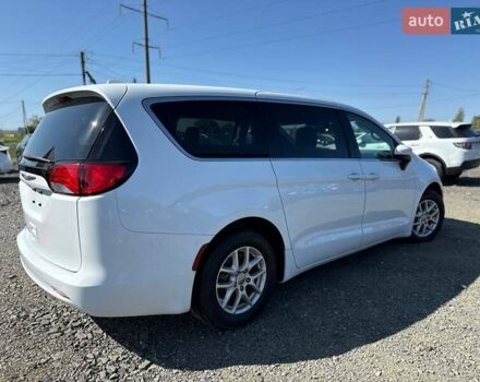 Белый Крайслер Пасифик, объемом двигателя 3.6 л и пробегом 158 тыс. км за 10800 $, фото 3 на Automoto.ua