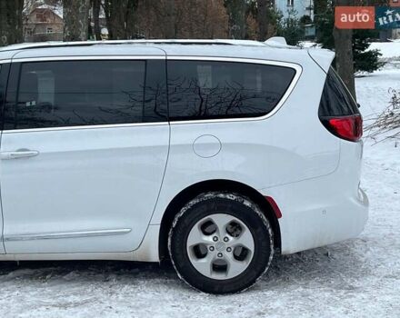 Белый Крайслер Пасифик, объемом двигателя 3.6 л и пробегом 99 тыс. км за 22990 $, фото 11 на Automoto.ua