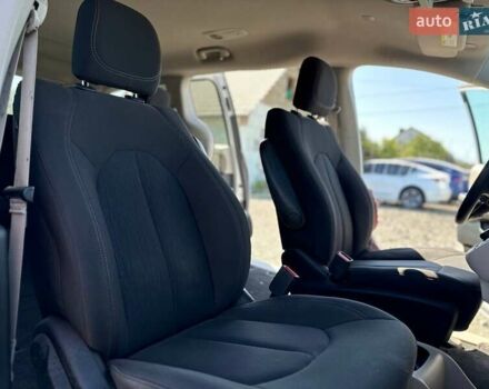 Белый Крайслер Пасифик, объемом двигателя 3.6 л и пробегом 158 тыс. км за 10800 $, фото 7 на Automoto.ua