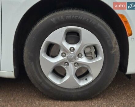 Білий Крайслер Pacifica, об'ємом двигуна 3.6 л та пробігом 99 тис. км за 23900 $, фото 17 на Automoto.ua