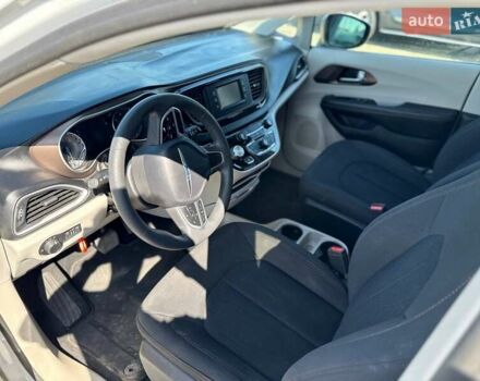 Белый Крайслер Пасифик, объемом двигателя 3.6 л и пробегом 158 тыс. км за 10800 $, фото 4 на Automoto.ua