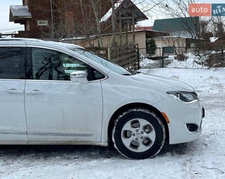 Белый Крайслер Пасифик, объемом двигателя 3.6 л и пробегом 99 тыс. км за 22990 $, фото 5 на Automoto.ua