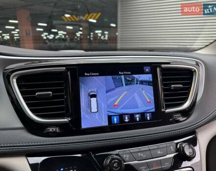 Крайслер Пасифик 2017 в Киеве на Automoto.ua Белый Крайслер Пасифик, объемом двигателя 3.61 л и пробегом 96 тыс. км за 24990 $, фото 21 на Automoto.ua