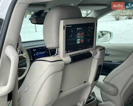 Белый Крайслер Пасифик, объемом двигателя 3.6 л и пробегом 99 тыс. км за 22990 $, фото 27 на Automoto.ua