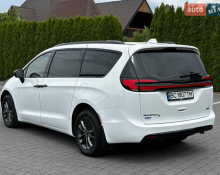 Белый Крайслер Пасифик, объемом двигателя 3.61 л и пробегом 97 тыс. км за 27600 $, фото 3 на Automoto.ua