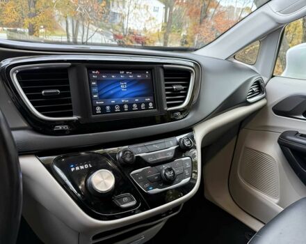 Белый Крайслер Пасифик, объемом двигателя 3.6 л и пробегом 42 тыс. км за 11200 $, фото 11 на Automoto.ua