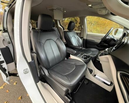 Белый Крайслер Пасифик, объемом двигателя 3.6 л и пробегом 42 тыс. км за 11200 $, фото 12 на Automoto.ua