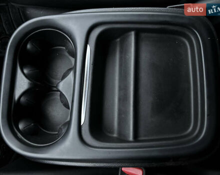 Белый Крайслер Пасифик, объемом двигателя 3.61 л и пробегом 97 тыс. км за 27600 $, фото 19 на Automoto.ua