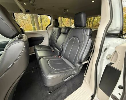 Белый Крайслер Пасифик, объемом двигателя 3.6 л и пробегом 42 тыс. км за 11200 $, фото 13 на Automoto.ua