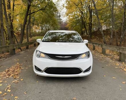 Белый Крайслер Пасифик, объемом двигателя 3.6 л и пробегом 42 тыс. км за 11200 $, фото 1 на Automoto.ua