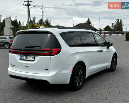 Белый Крайслер Пасифик, объемом двигателя 3.61 л и пробегом 97 тыс. км за 27600 $, фото 5 на Automoto.ua