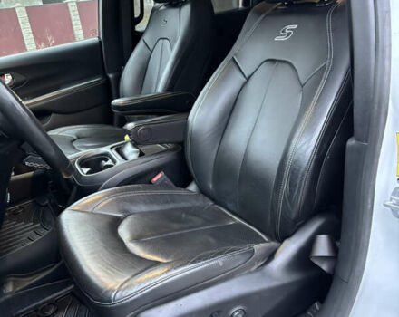 Белый Крайслер Пасифик, объемом двигателя 3.61 л и пробегом 97 тыс. км за 27600 $, фото 9 на Automoto.ua