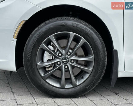 Белый Крайслер Пасифик, объемом двигателя 3.61 л и пробегом 97 тыс. км за 27600 $, фото 6 на Automoto.ua