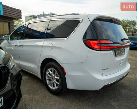 Белый Крайслер Пасифик, объемом двигателя 3.6 л и пробегом 135 тыс. км за 28000 $, фото 9 на Automoto.ua