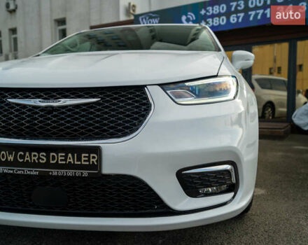 Белый Крайслер Пасифик, объемом двигателя 3.6 л и пробегом 135 тыс. км за 28000 $, фото 5 на Automoto.ua