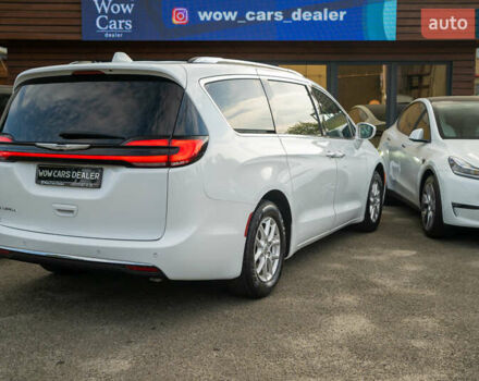 Белый Крайслер Пасифик, объемом двигателя 3.6 л и пробегом 135 тыс. км за 28000 $, фото 7 на Automoto.ua